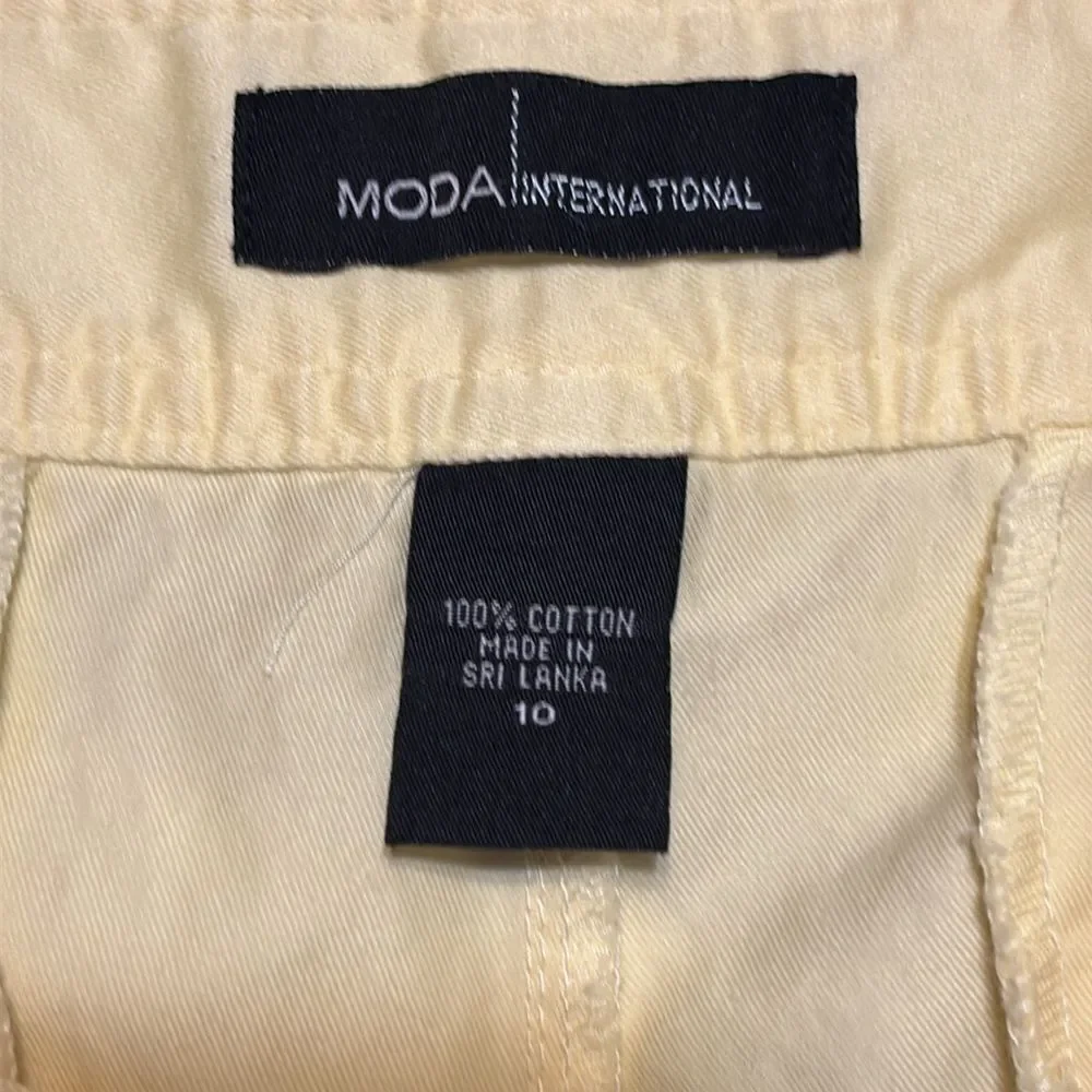 Moda Butter Yellow Cotton Shorts, midi, 10